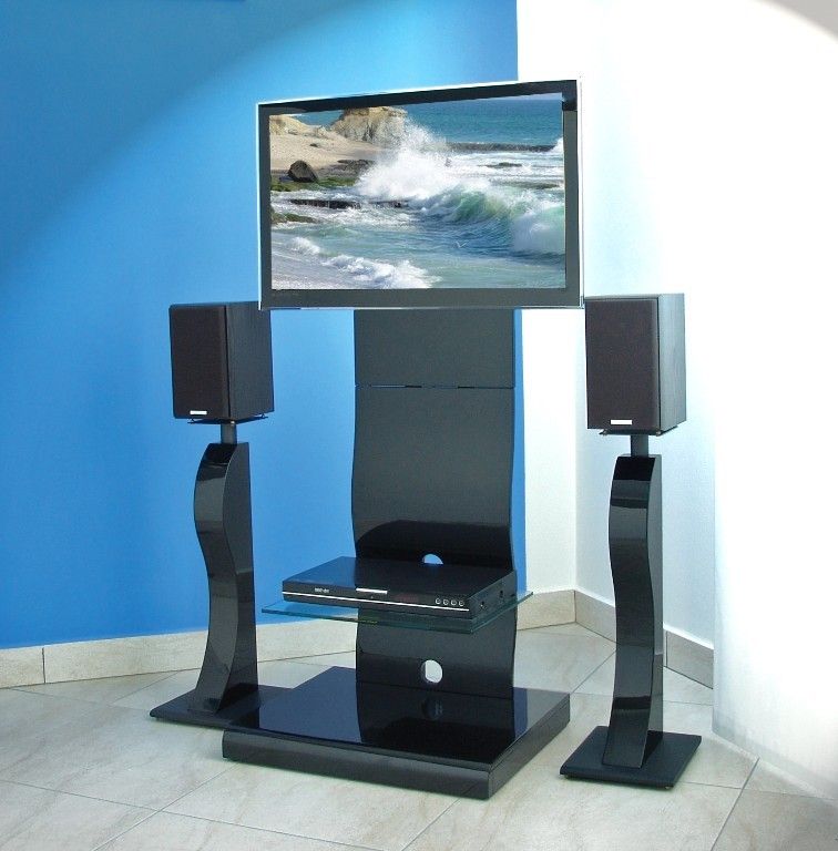 Arredare un salone moderno: arredamento minimal moderno. pareti ... Parete porta tv muratura per salone