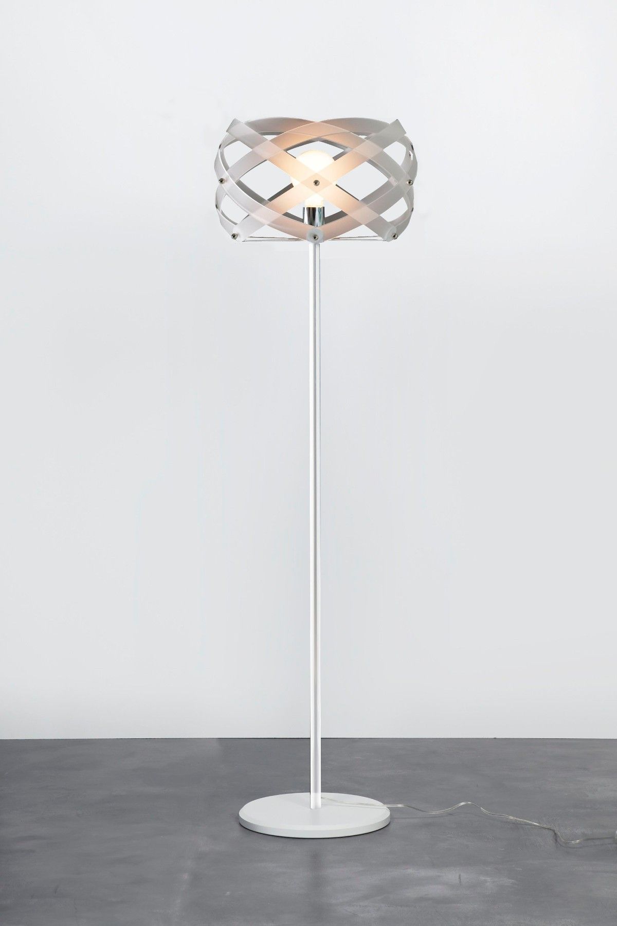 Lampade per soggiorno moderno: lampade da terra di design e ...