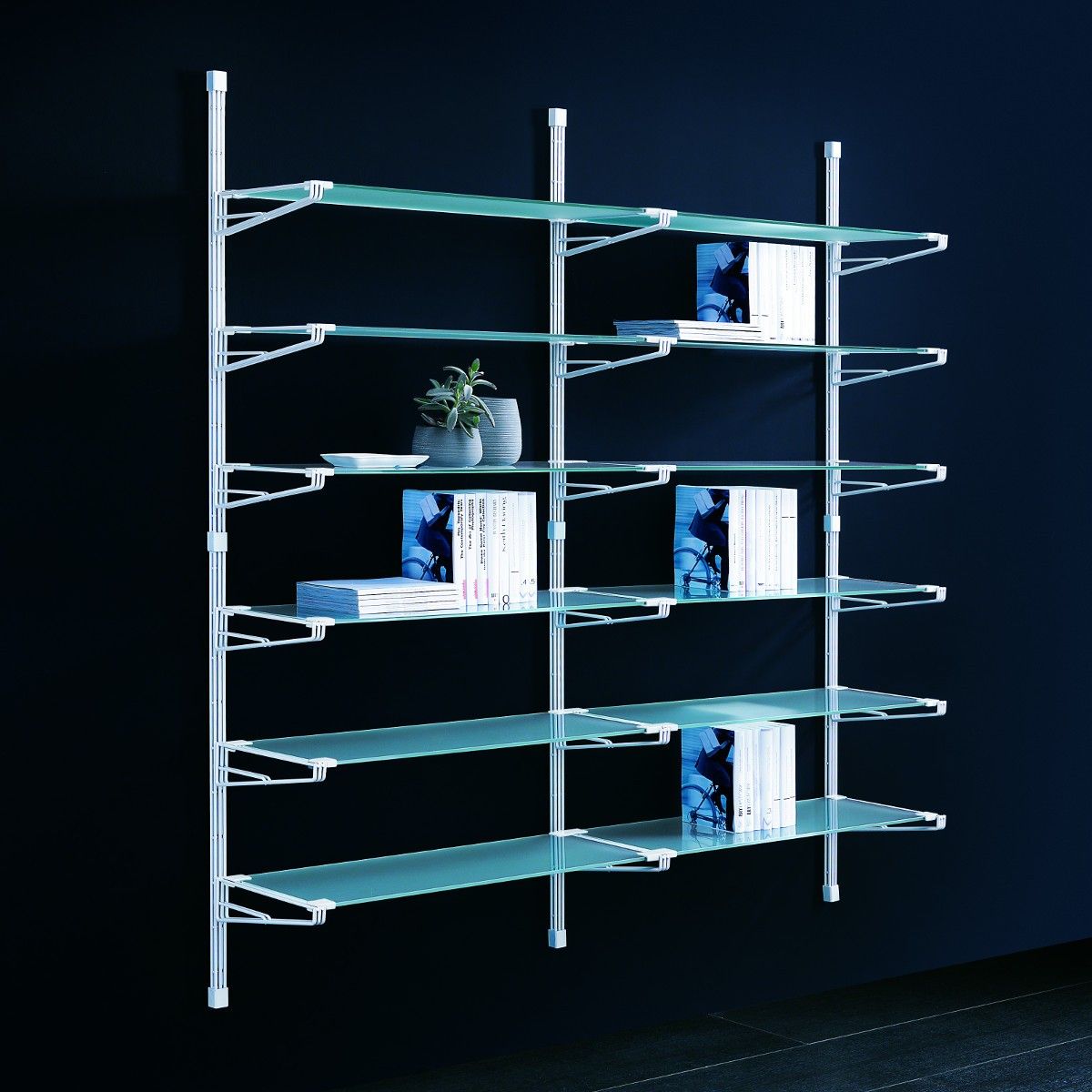 Elliot scaffale da parete componibile in acciaio e vetro.jpg Sospensione moderna vetro bianco e acciaio