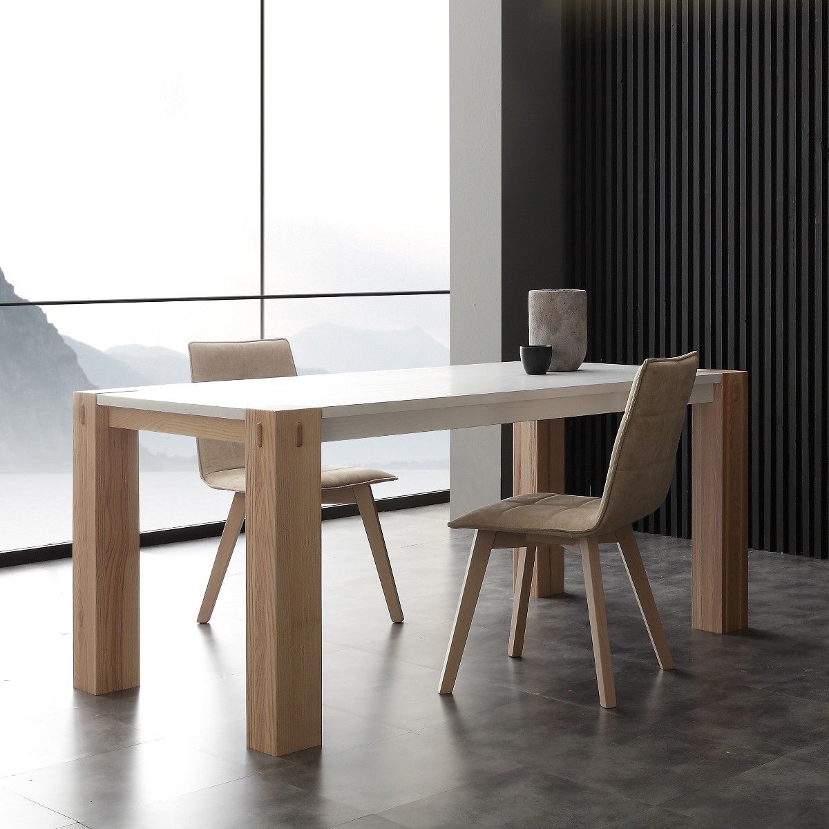 Woods bic tavolo allungabile in legno massello laccato bianco.jpg