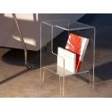Tavolino laterale divano con portariviste in plexiglass trasparente Glove