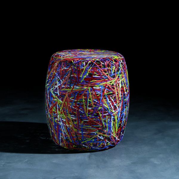 Pouf moderno da soggiorno in plastica bianco o multicolor Satori
