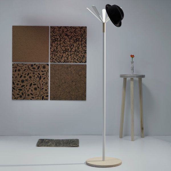 Attaccapanni design a piantana in metallo e legno Juta Wood
