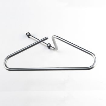Porta abiti da parete servomuto design in acciaio Dominic 2