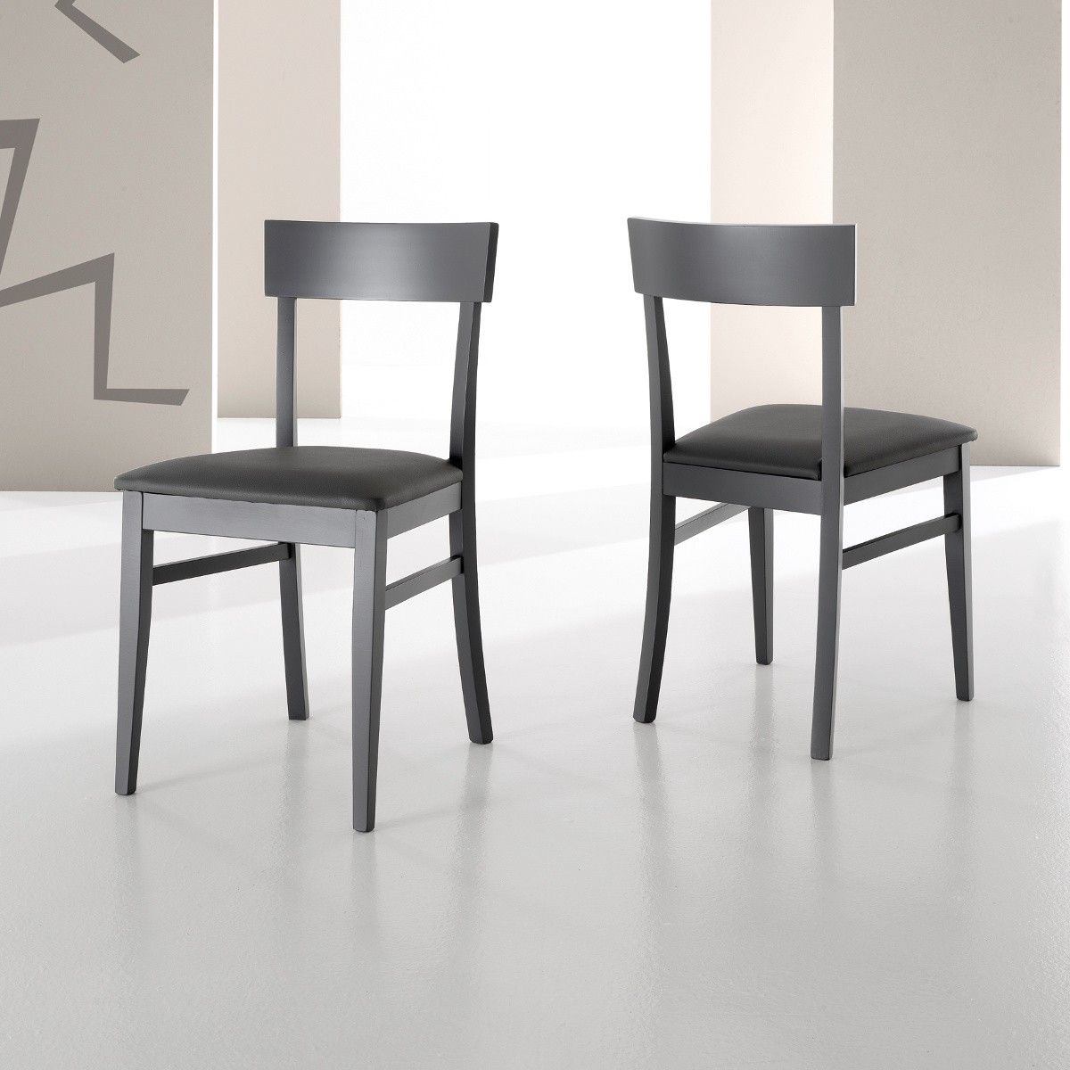 Sedia Mireia per sala pranzo in legno ed ecopelle Grigio o Antracite Sedia Mireia per sala pranzo in legno ed ecopelle Grigio o Antracite