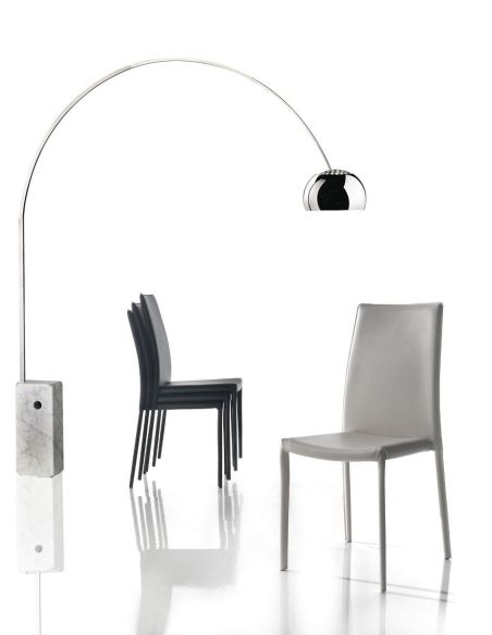 Sedie impilabili in similcuoio e metallo Zalia