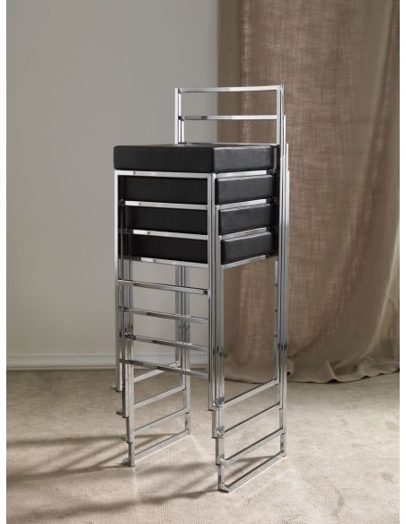 Sgabelli impilabili in metallo cromato Bianco o Nero Mendy Sgabelli impilabili in metallo cromato Bianco o Nero Mendy