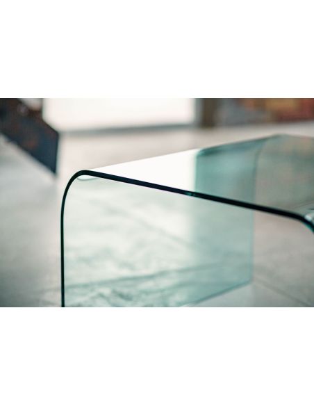 Tavolino quadrato in vetro curvato trasparente 60 x 60 cm Kristen Tavolino quadrato in vetro curvato trasparente 60 x 60 cm Kristen