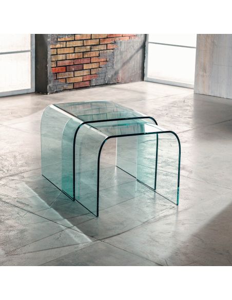 Coppia tavolini in vetro curvato sovrapponibili 48 x 48 cm Britta Coppia tavolini in vetro curvato sovrapponibili 48 x 48 cm Britta