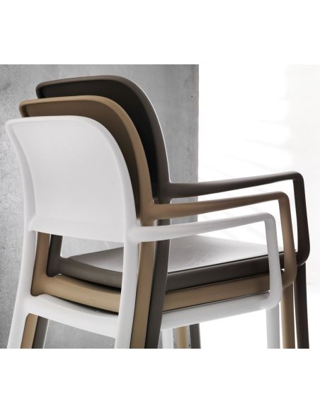 Sedie in resina impilabili per bars pubs ristoranti Abelide Sedie in resina impilabili per bars pubs ristoranti Abelide