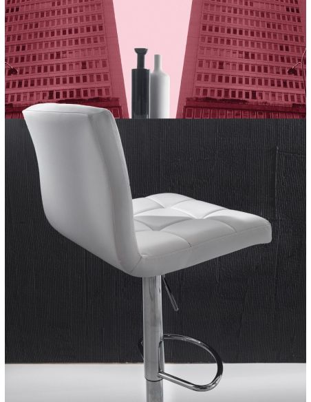 Sgabello design regolabile in altezza in metallo cromato ed ecopelle Murilo Sgabello design regolabile in altezza in metallo cromato ed ecopelle Murilo