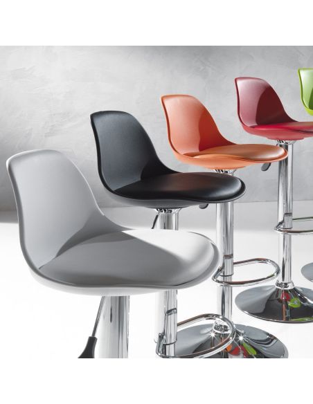 Sgabello cucina regolabile in polipropilene metallo ed ecopelle Isaque