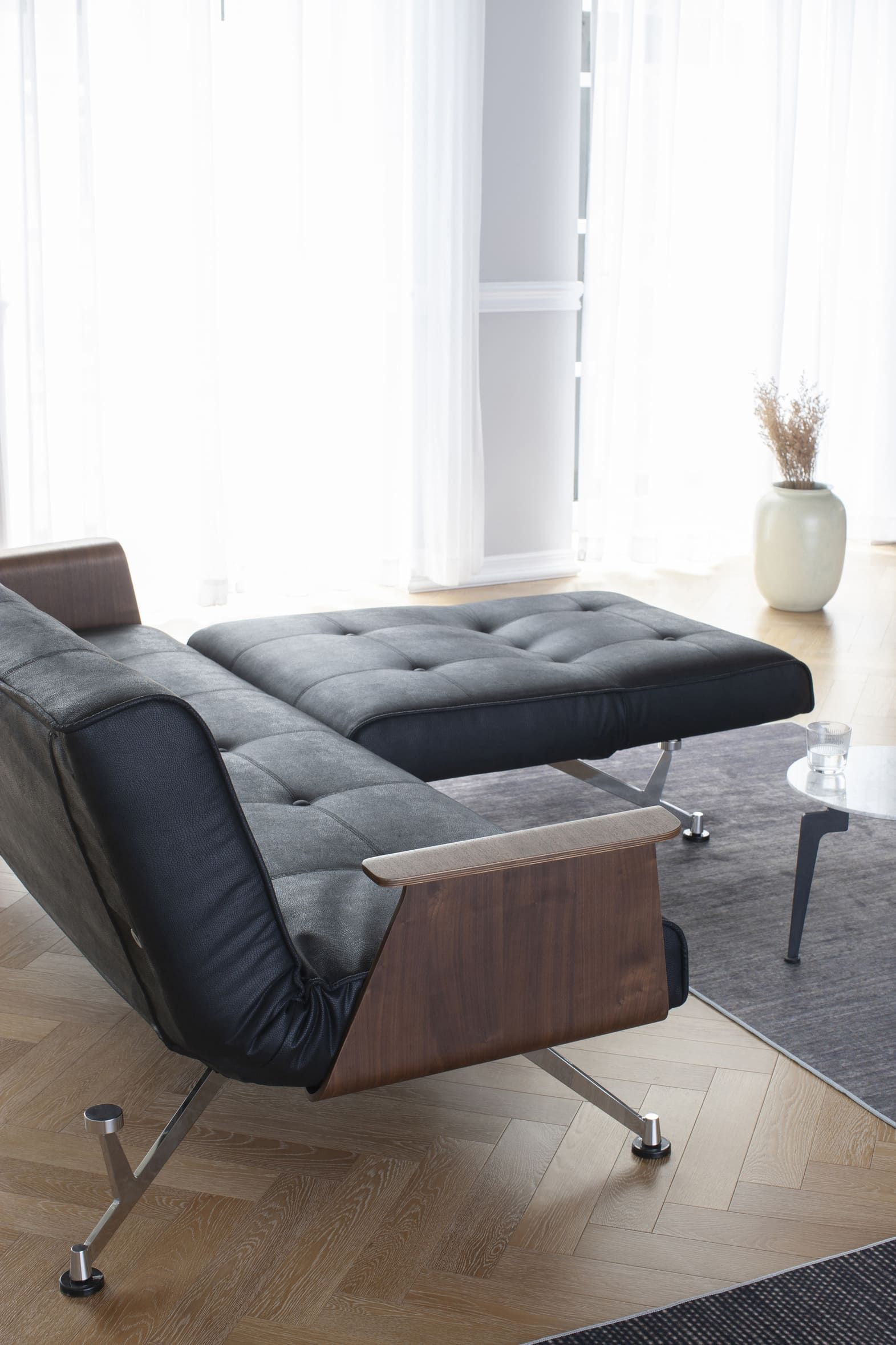 Divano letto design moderno scandinavo in ecopelle Clubber