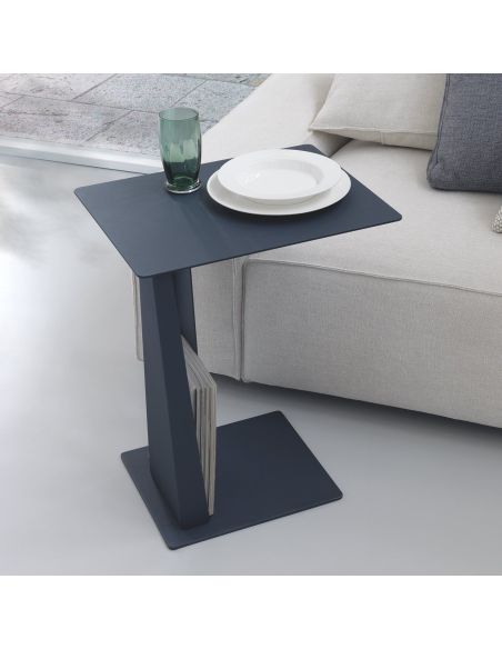 Tavolino lato divano in acciaio verniciato Floyd
