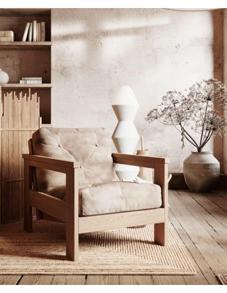 Poltrona da salotto moderna in legno massello Kolari