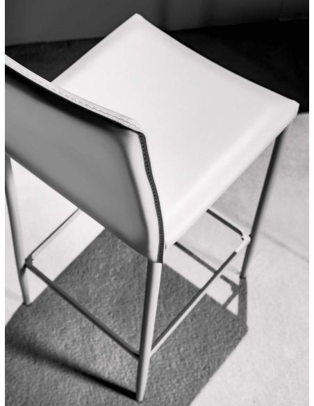 Coppia sgabelli da cucina moderni in simil cuoio Zalia Coppia sgabelli da cucina moderni in simil cuoio Zalia