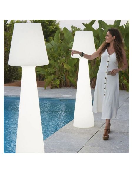 Lampada da terra per esterno senza fili e colori RGB Juditta Lampada da terra per esterno senza fili e colori RGB Juditta