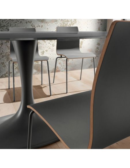 Tavolo fisso ovale con piano in vetro laccato Avalon London Tavolo fisso ovale con piano in vetro laccato Avalon London