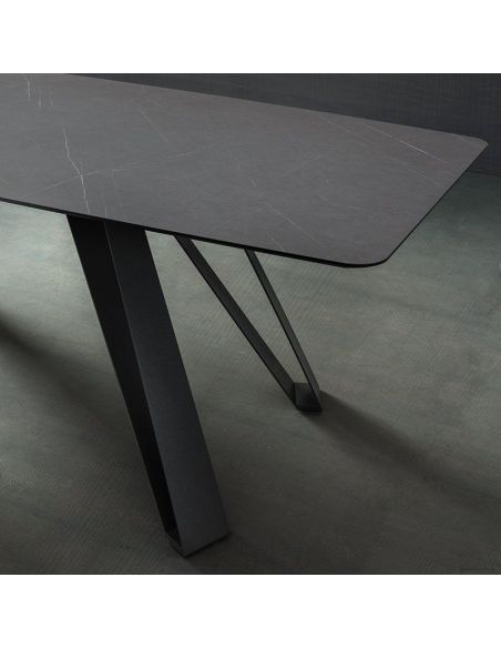 Tavolo da pranzo fisso con piano a botte Sanders Tobacco