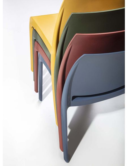 Sedie in polipropilene impilabili per sala pranzo o cucina Sailing Sedie in polipropilene impilabili per sala pranzo o cucina Sailing