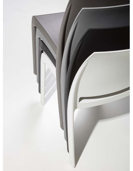 Sedie in polipropilene impilabili per sala pranzo o cucina Sailing Sedie in polipropilene impilabili per sala pranzo o cucina Sailing