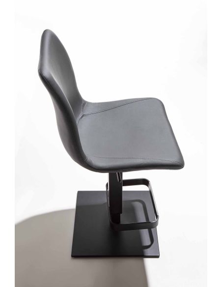 Sgabello design in acciaio ed ecopelle Stanley