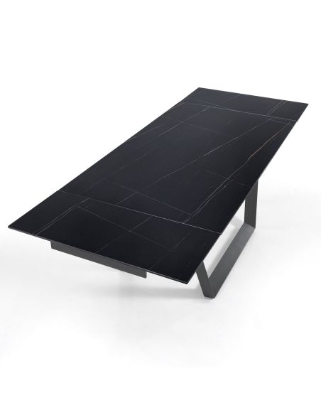 Tavolo allungabile con piano in ceramica Richard Black Tavolo allungabile con piano in ceramica Richard Black