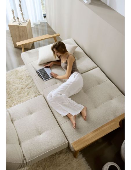 Divano letto con braccioli in legno e materasso a molle SplitBack Frej - 357 Taura Off White Divano letto con braccioli in legno e materasso a molle SplitBack Frej - 357 Taura Off White