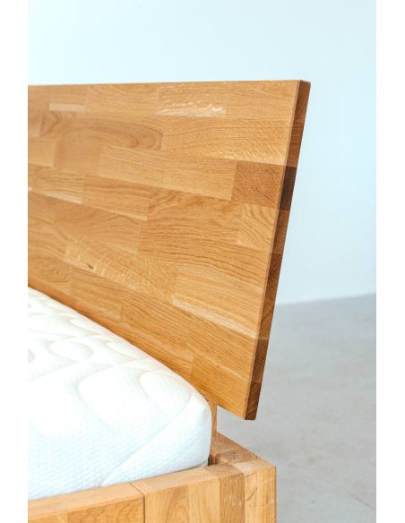 Letto in legno massello di rovere Oregon