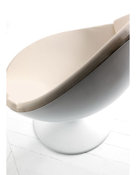 Poltrona design moderno per camera da letto o soggiorno Luna