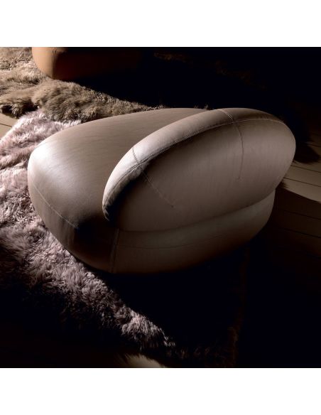 Poltrona design moderno in tessuto o pelle Scoop