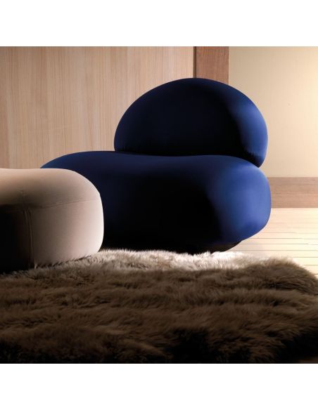 Poltrona design moderno in tessuto o pelle Scoop