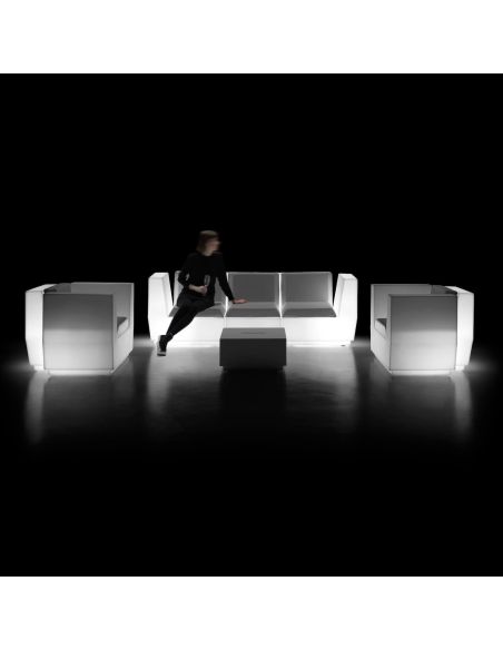 Tavolino basso da giardino Big Cut Table by Plust Tavolino basso da giardino Big Cut Table by Plust