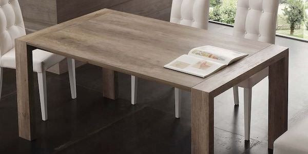 Tavolo in legno: eleganza senza tempo