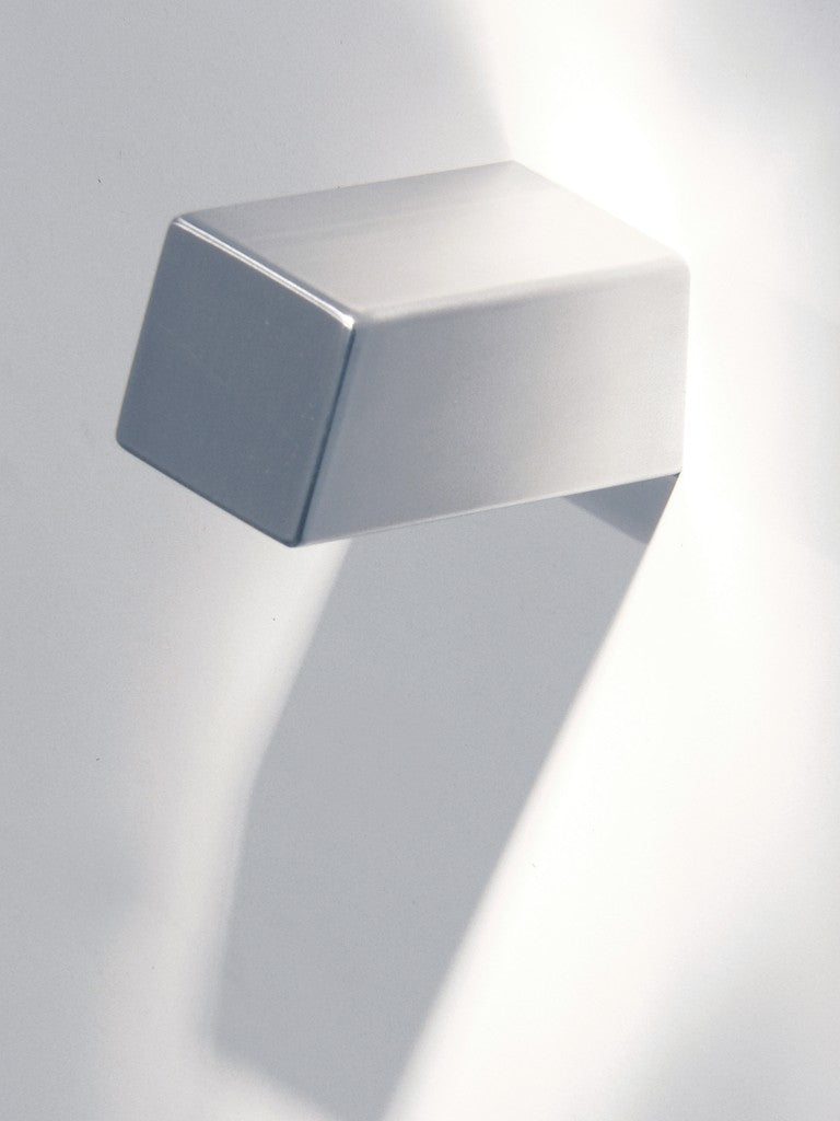 Appendiabiti da parete in acciaio Akon