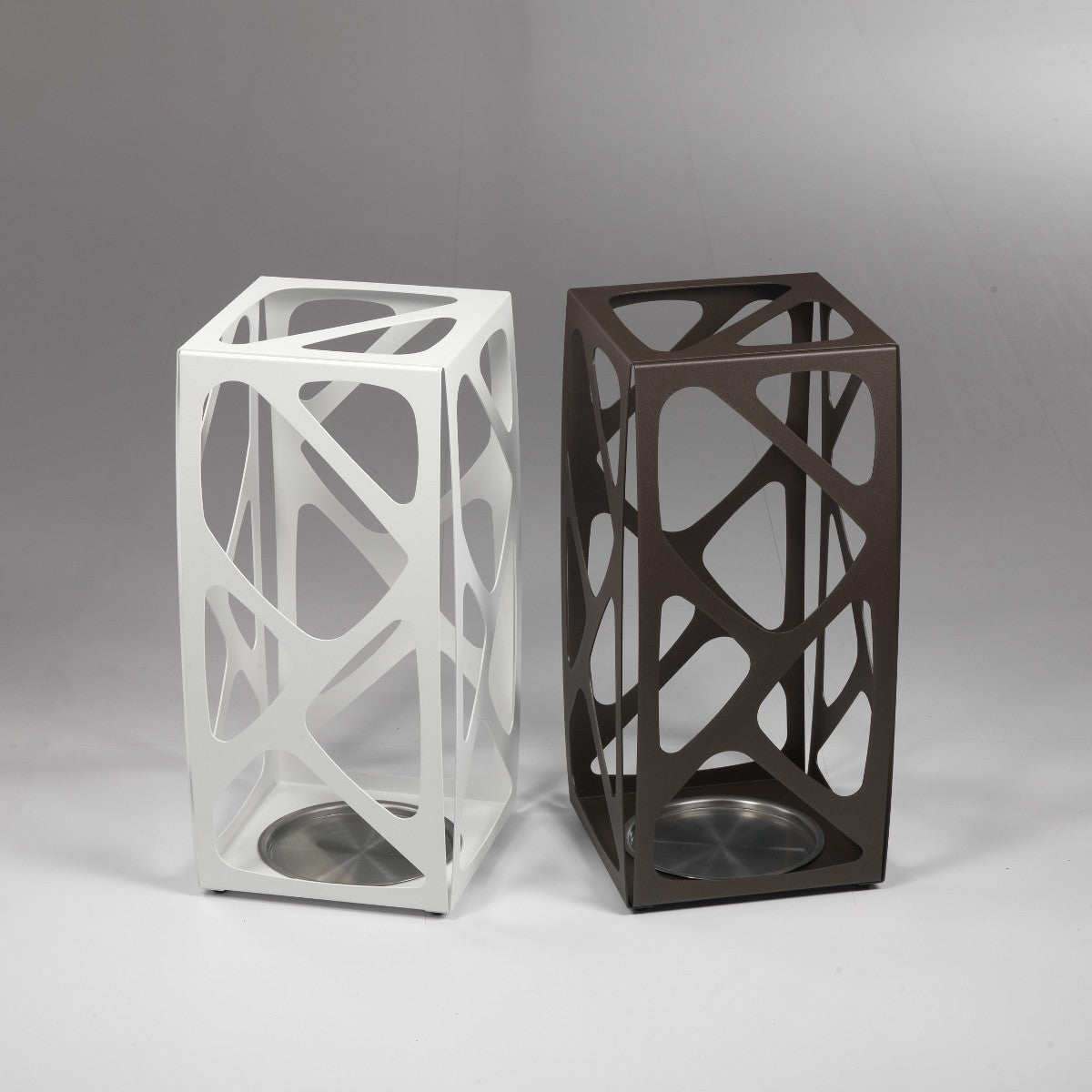 Portaombrelli design moderno con vaschetta Cesta