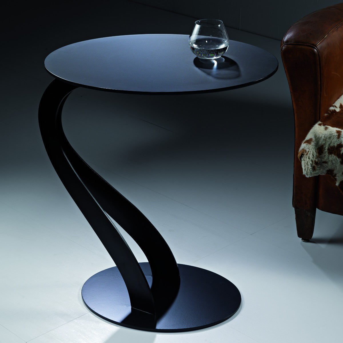 Tavolino da salotto lato divano in acciaio e vetro Heron