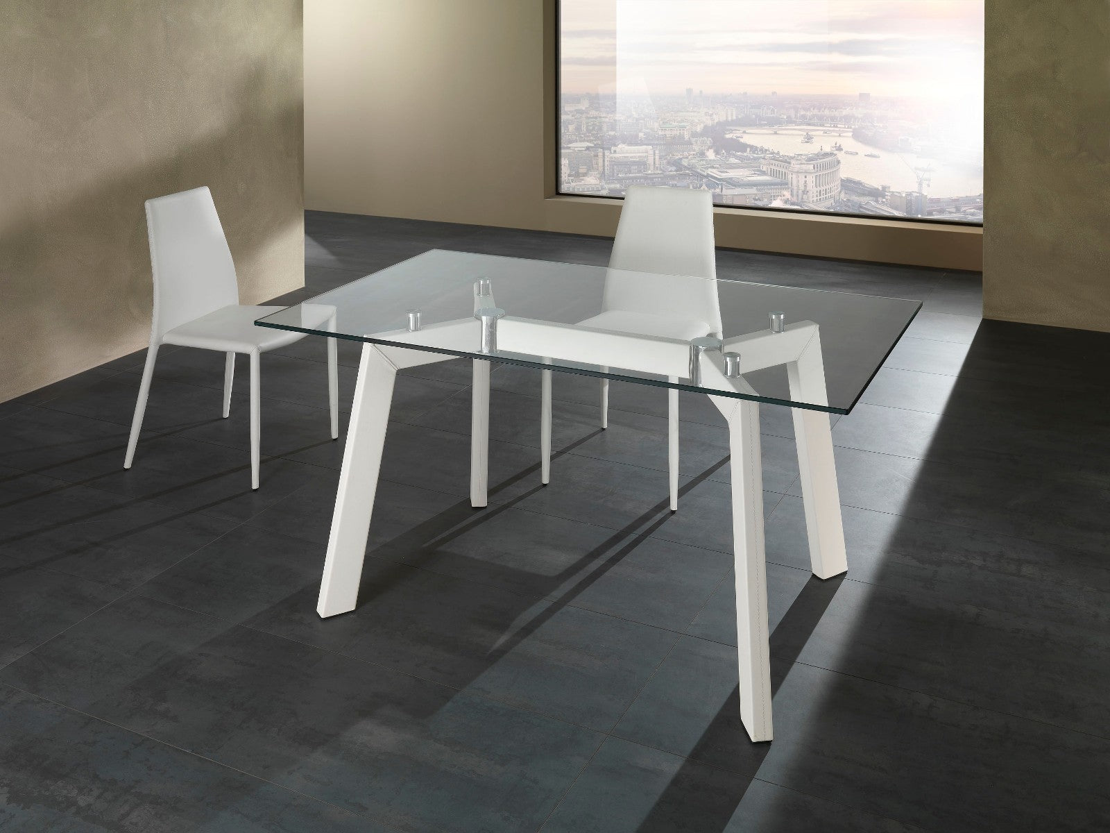 Set 4 sedie impilabili in metallo ed ecopelle Nimes White