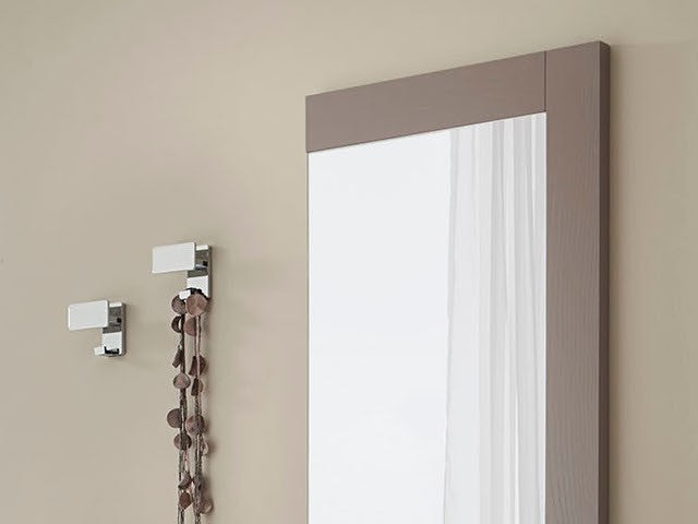 Specchio con cornice in legno Bernard