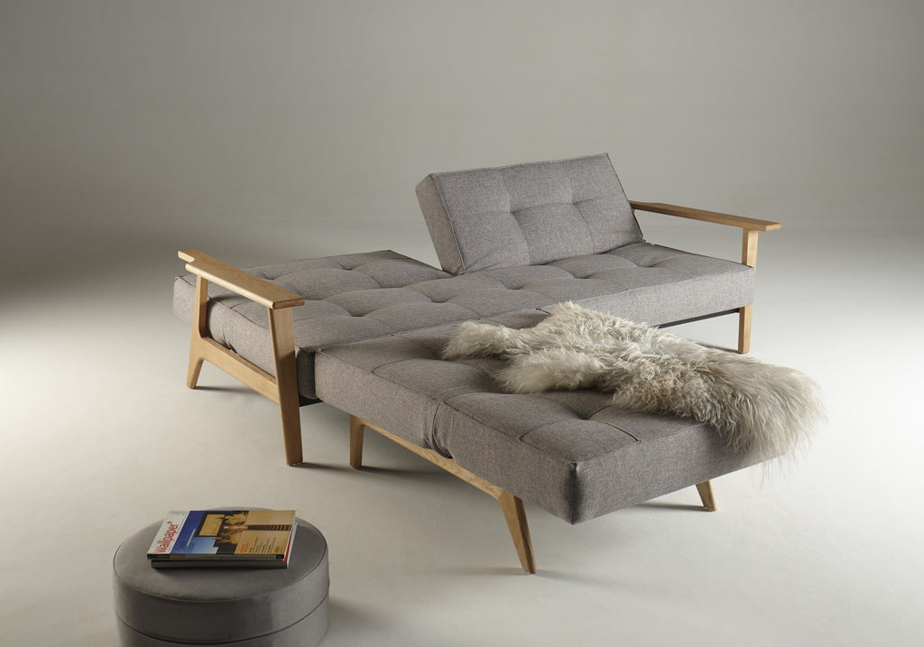 Divano letto con braccioli in legno e materasso a molle SplitBack Frej - 521 Mixed Dance Grey