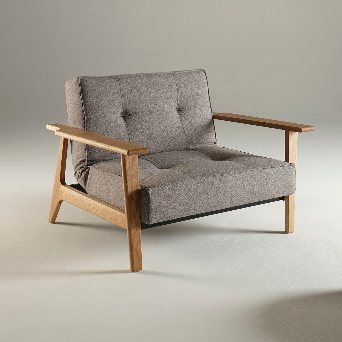 Poltrona design scandinavo in tessuto o velluto SplitBack Frej - 521 Mixed Dance Grey