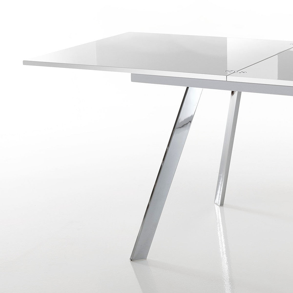 Tavolo quadrato allungabile a libro con gambe in metallo e piano in MDF fino a 170 cm Dabol