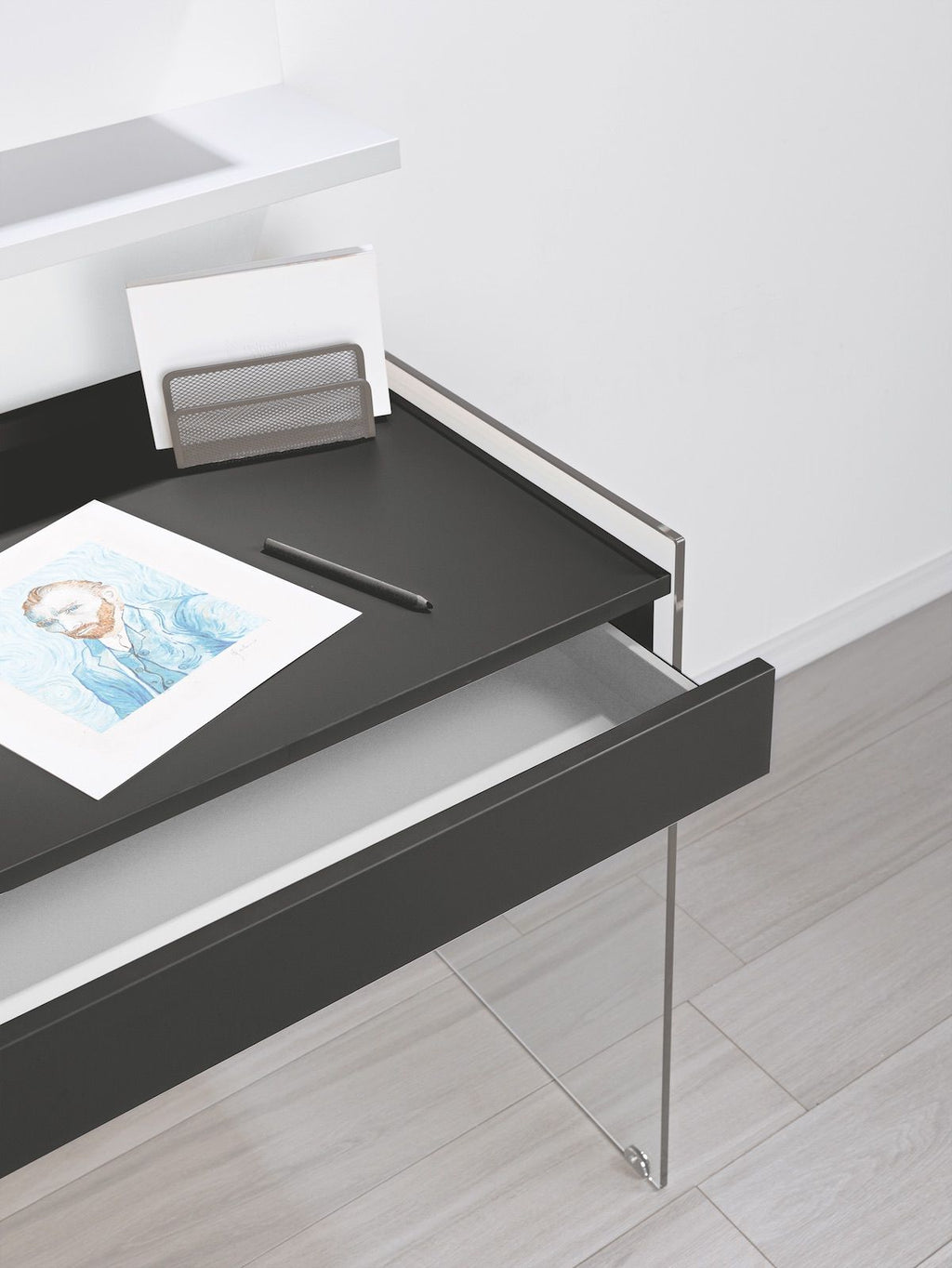 Scrivania per computer Studeo in vetro e laminato