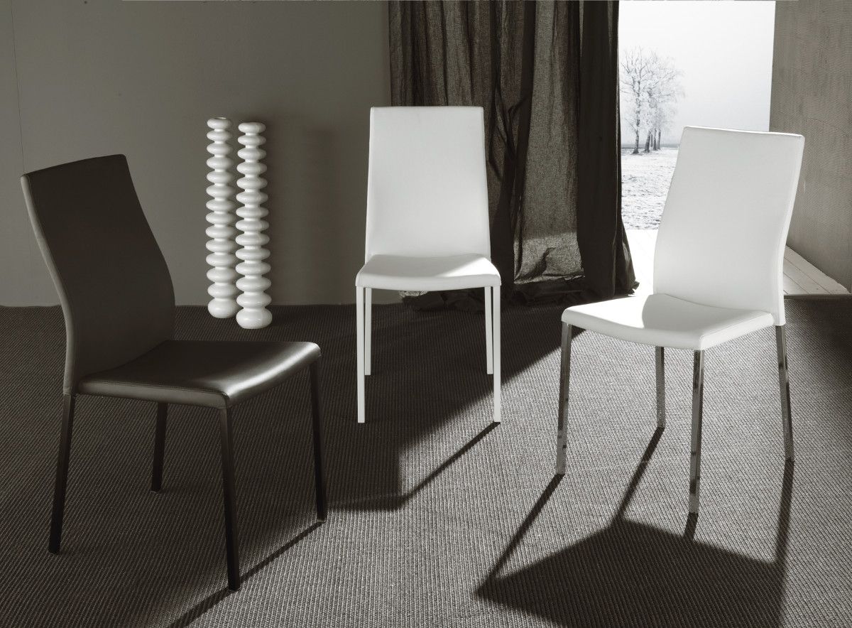 Sedie impilabili in ecopelle per interni Annika