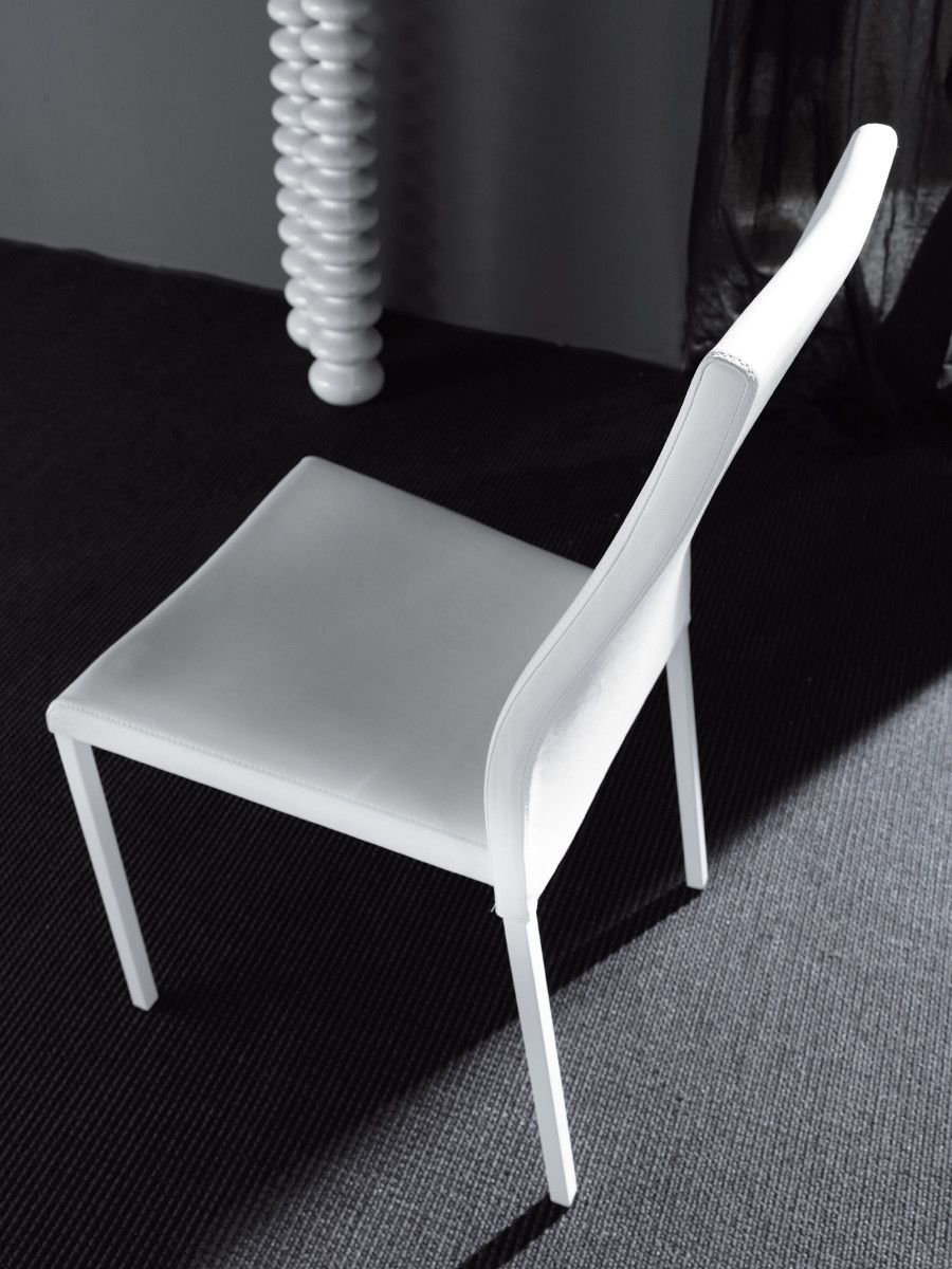 Sedie impilabili in ecopelle per interni Annika