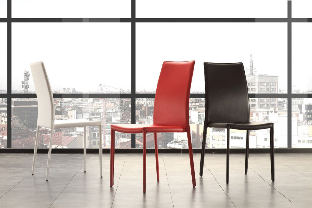 Sedie impilabili in similcuoio e metallo Zalia