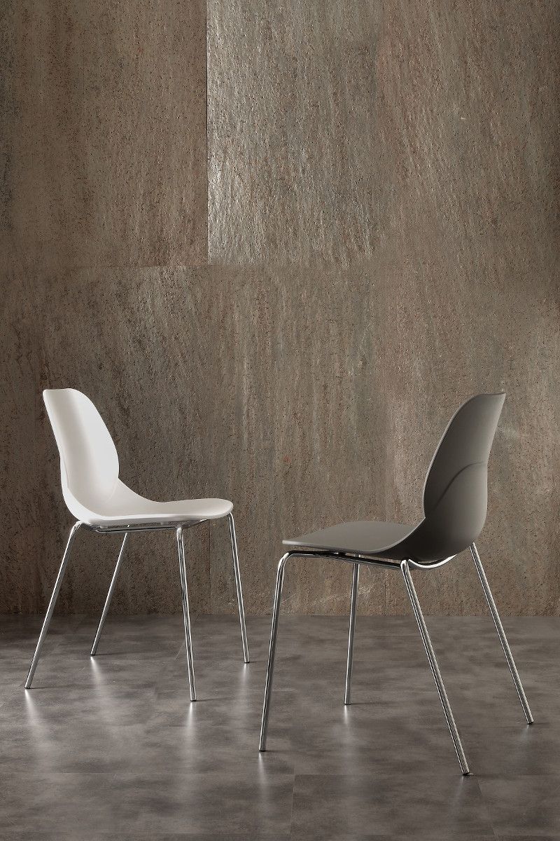 Sedie impilabili in polipropilene e metallo Tessi