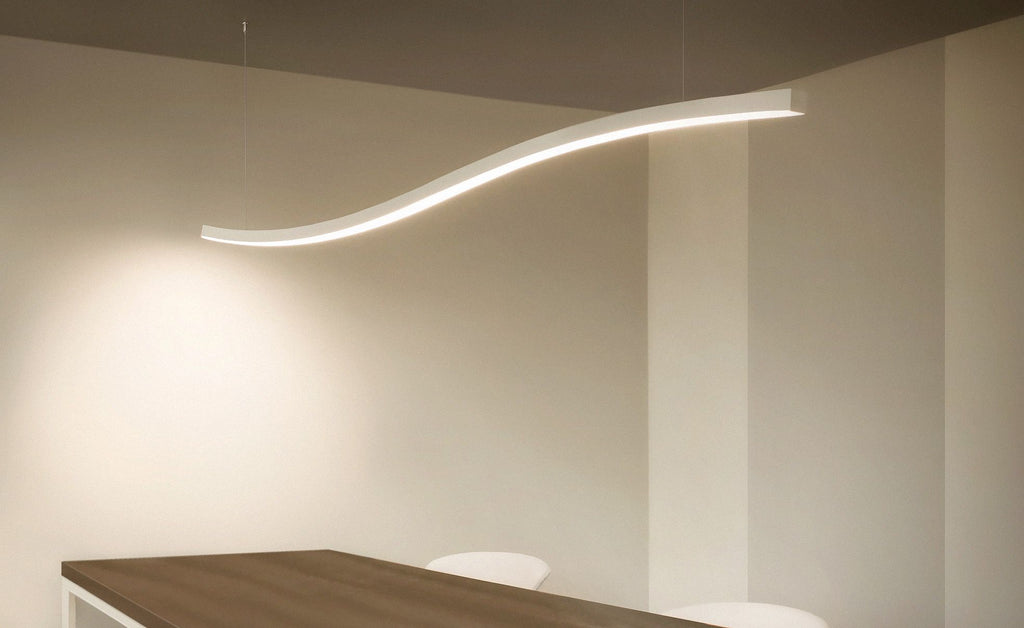 Lampadario a sospensione Curve a LED in alluminio