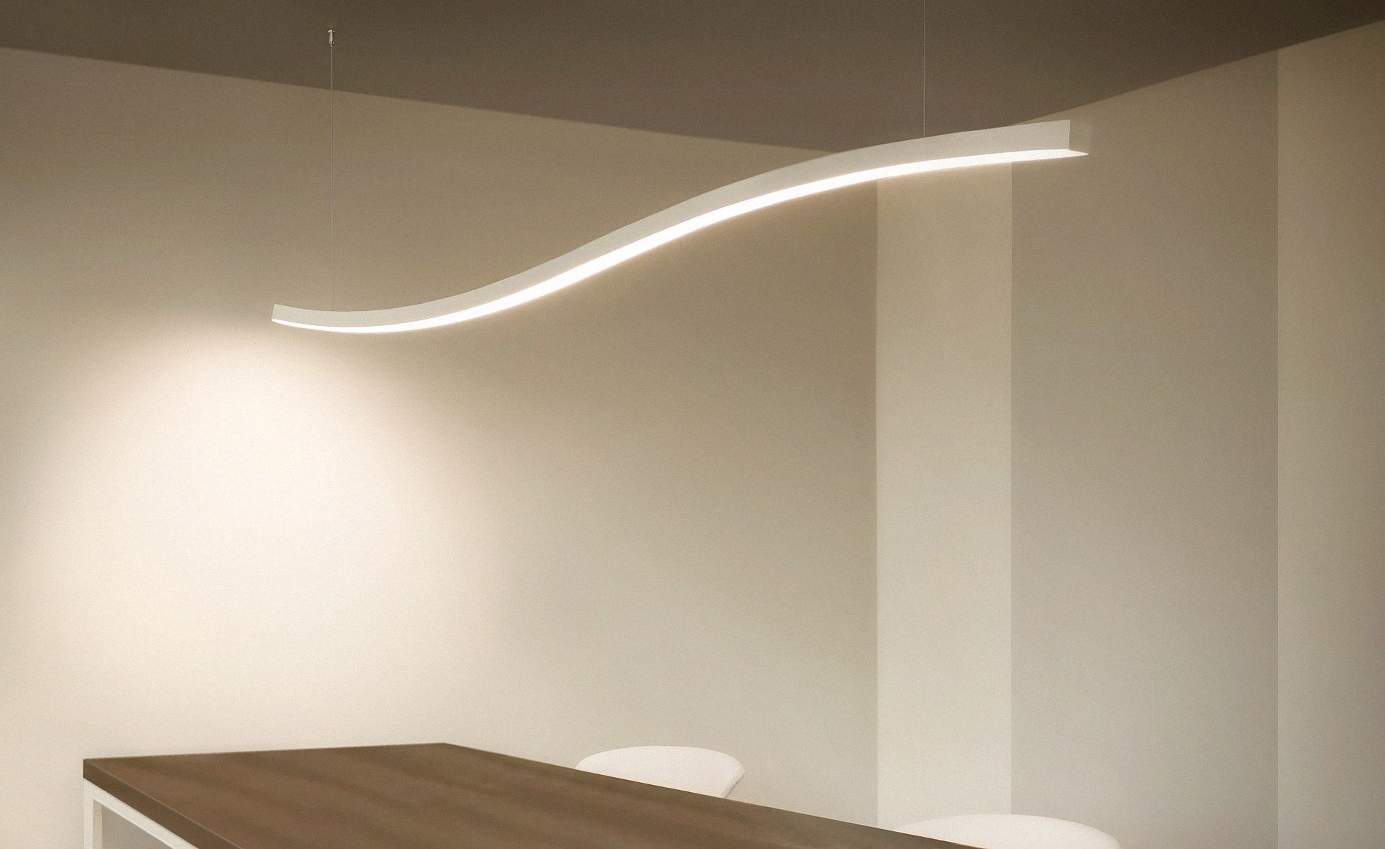 Lampadario a sospensione Curve a LED in alluminio