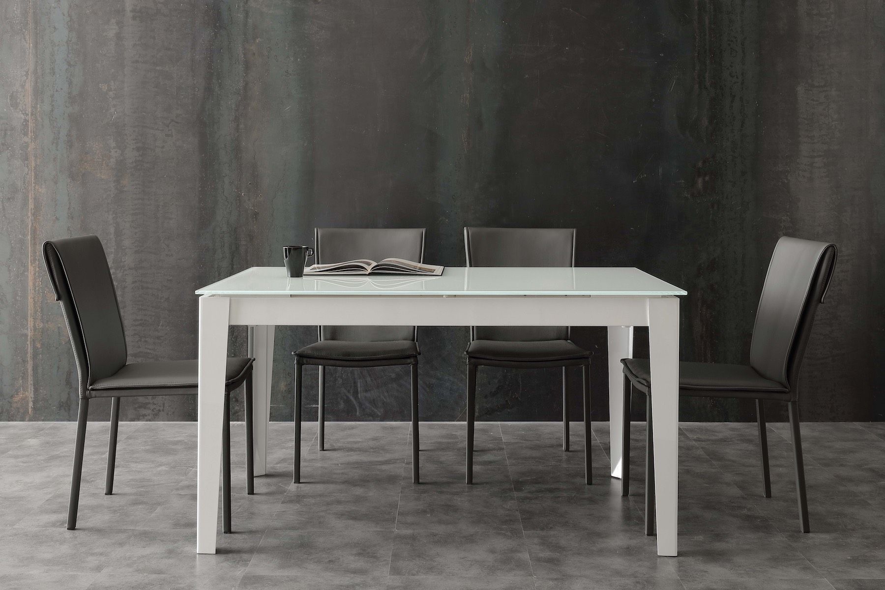 Tavolo allungabile Esko in vetro fino a 380 cm